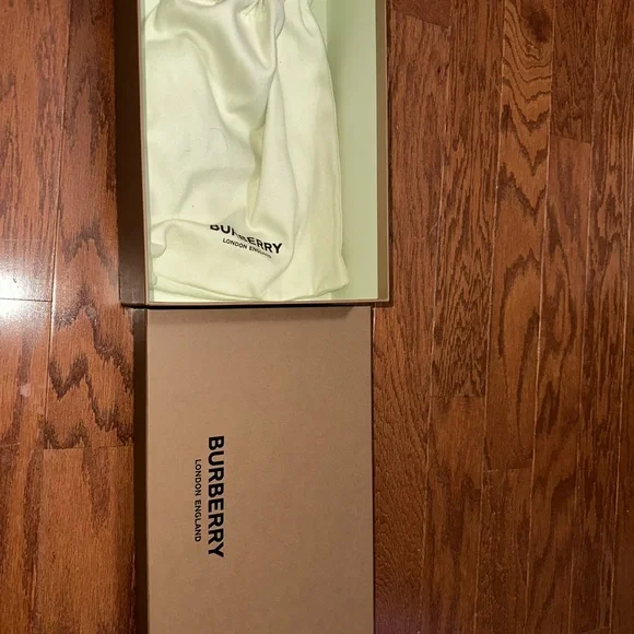 Burberry Sneakers - Picture 3 of 4